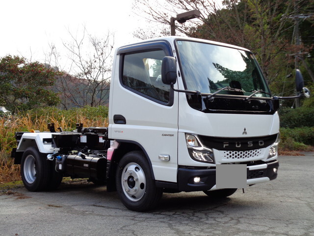 MITSUBISHI FUSO Canter Container Carrier Truck 2RG-FBAV0 2025 335km