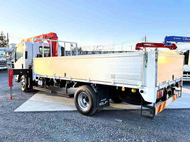 Elf Truck (With 4 Steps Of Cranes)_2