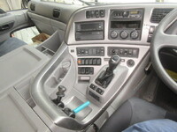 NISSAN Quon Trailer Head QKG-GK6XAB 2015 202,000km_19