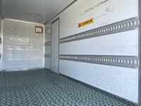 ISUZU Elf Panel Van TRG-NMR85AN 2018 397,070km_13