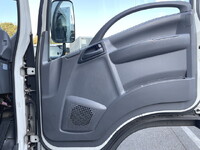 ISUZU Elf Panel Van TRG-NMR85AN 2018 397,070km_30