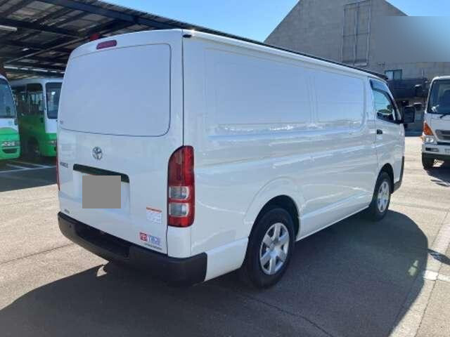 Hiace Refrigerator & Freezer Truck_2