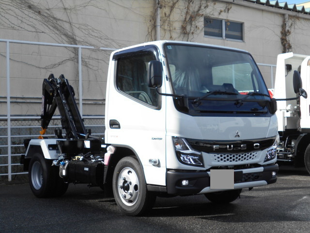 MITSUBISHI FUSO Canter Container Carrier Truck 2RG-FBAV0 2025 396km