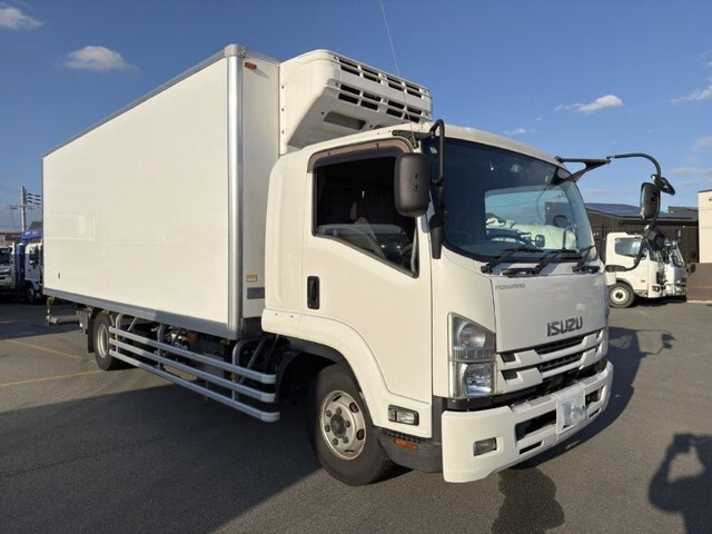 Forward Refrigerator & Freezer Truck_1