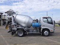HINO Dutro Mixer Truck TKG-XZU600E 2017 195,000km_5
