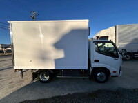 HINO Dutro Refrigerator & Freezer Truck TPG-XZC605M 2018 282,000km_10