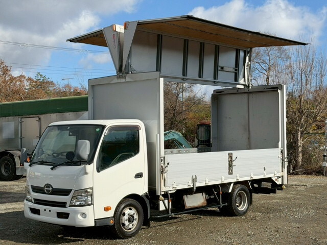 HINO Dutro Aluminum Wing TKG-XZU710M 2014 318,000km