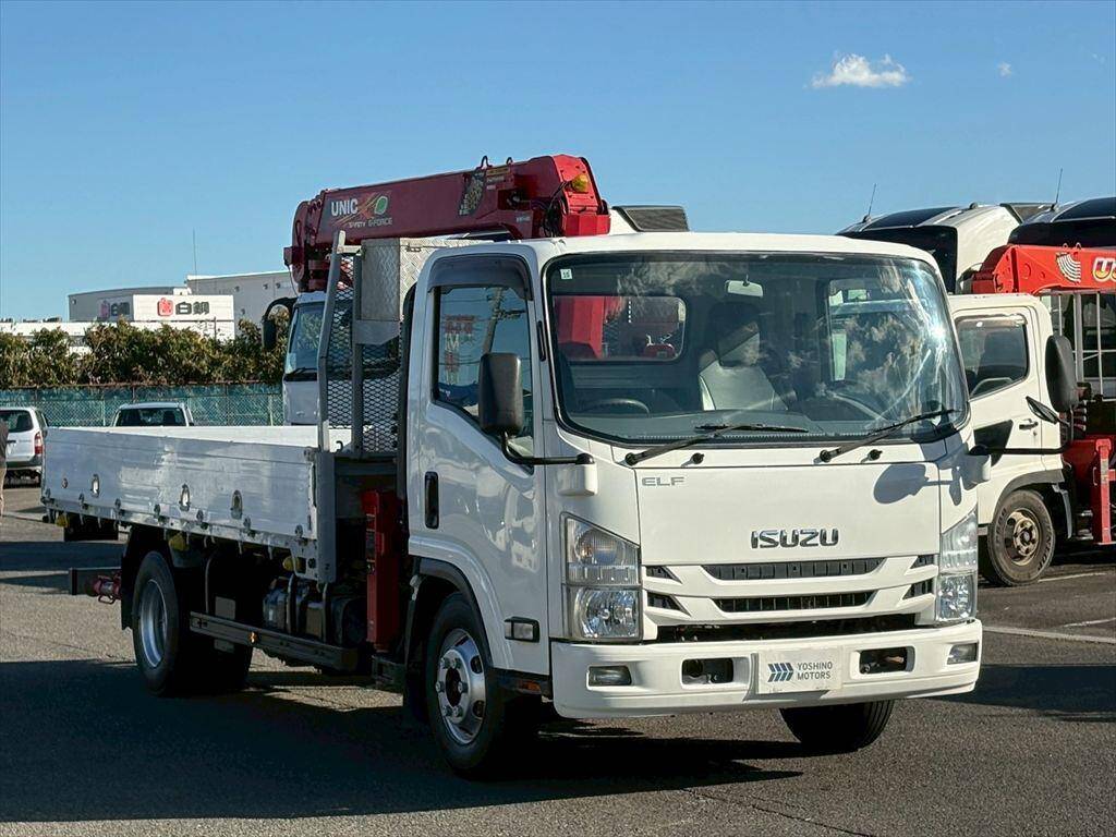 Elf Truck (With 4 Steps Of Cranes)_2
