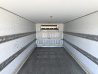 ISUZU Forward Refrigerator & Freezer Truck TKG-FRR90T2 2016 672,500km_10