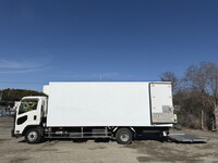 ISUZU Forward Refrigerator & Freezer Truck TKG-FRR90T2 2016 672,500km_3
