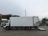 ISUZU Forward Refrigerator & Freezer Truck TKG-FRR90T2 2016 718,650km_17