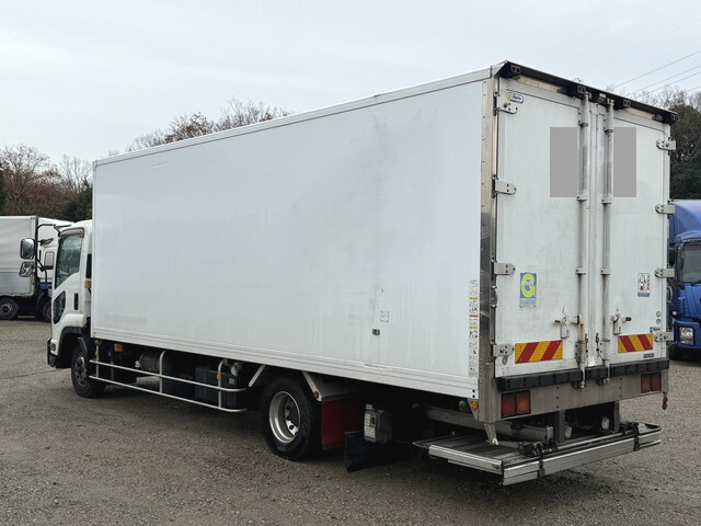 Forward Refrigerator & Freezer Truck_2