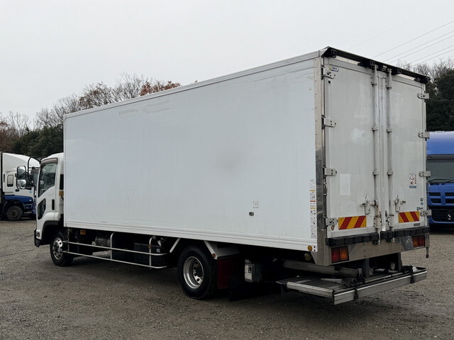 Forward Refrigerator & Freezer Truck_2