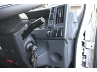 ISUZU Elf Aluminum Van TRG-NMR85AR 2018 125,000km_35