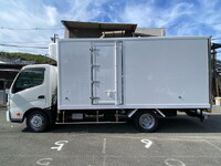 HINO Dutro Refrigerator & Freezer Truck TKG-XZU710M 2015 225,061km_5