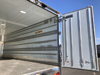 ISUZU Forward Refrigerator & Freezer Truck TKG-FRR90S2 2015 551,000km_15