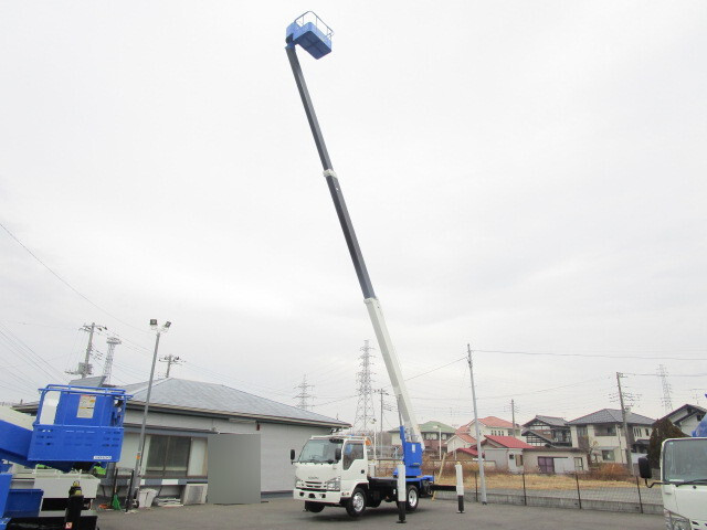 ISUZU Elf Cherry Picker TKG-NKR85YN 2015 17,000km