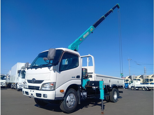 Dutro Truck (With 4 Steps Of Cranes)_1