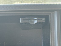 ISUZU Elf Bottle Van TRG-NMR85AN 2018 120,540km_13