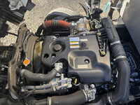 ISUZU Elf Bottle Van TRG-NMR85AN 2018 120,540km_17