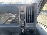 ISUZU Elf Bottle Van TRG-NMR85AN 2018 120,540km_5