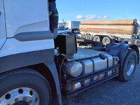 UD TRUCKS Quon Trailer Head QPG-GK5XAB 2017 496,100km_9