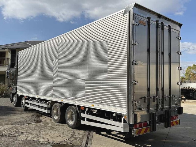 Profia Aluminum Van_2