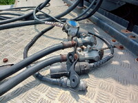 UD TRUCKS Quon Trailer Head LKG-GK5XAB 2011 358,000km_32