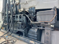 UD TRUCKS Quon Trailer Head LKG-GK5XAB 2011 358,000km_33