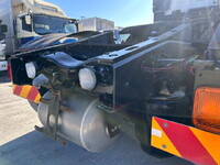 UD TRUCKS Quon Trailer Head QPG-GK5XAB 2017 352,000km_8