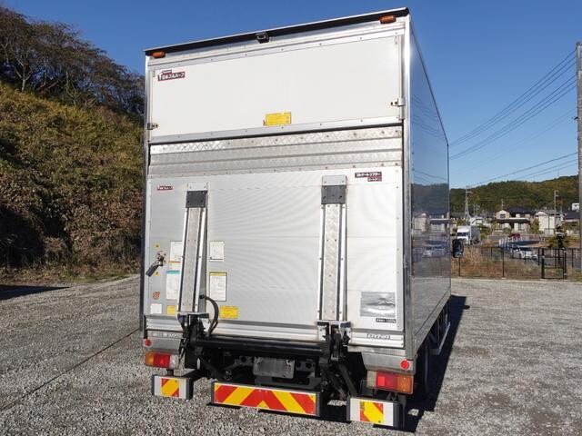 Dyna Refrigerator & Freezer Truck_2