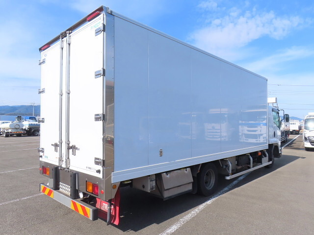 Condor Refrigerator & Freezer Truck_2