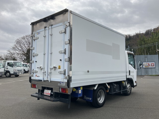 Elf Refrigerator & Freezer Truck_2