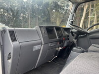 ISUZU Elf Bottle Van TRG-NMR85AN 2018 100,132km_14