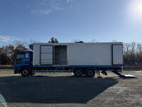 ISUZU Giga Refrigerator & Freezer Truck QKG-CYL77A 2013 1,551,516km_3