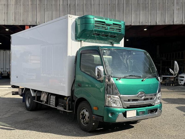 Dutro Refrigerator & Freezer Truck_1