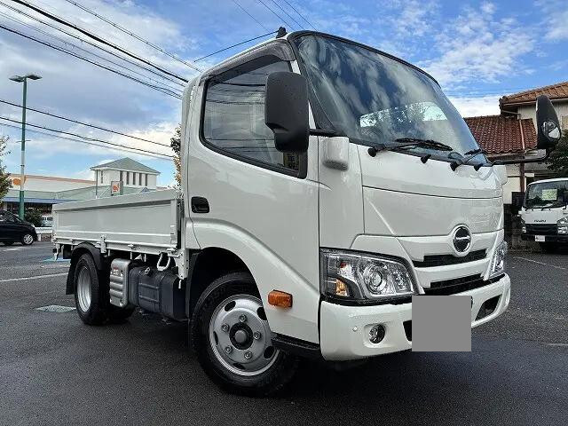 HINO Dutro Flat Body 2RG-XZU605M 2019 33,533km
