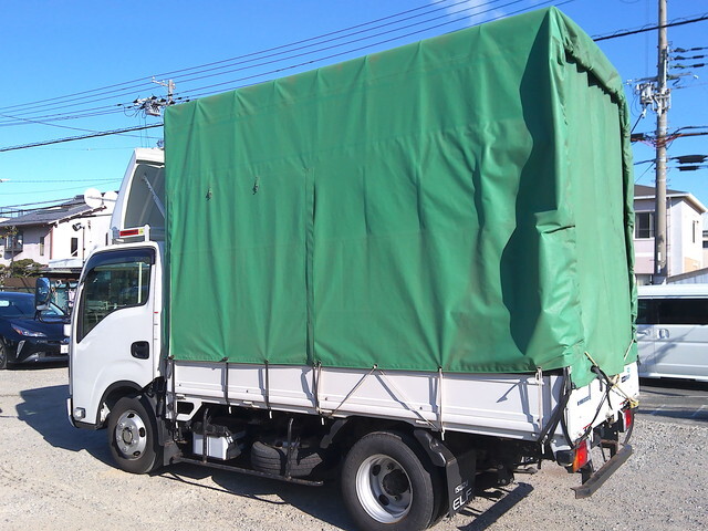Elf Covered Truck_2