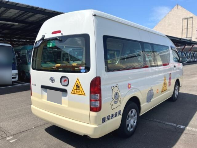 Hiace Bus_2