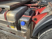 UD TRUCKS Quon Trailer Head QKG-GK6XAB 2016 397,388km_22