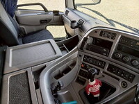 UD TRUCKS Quon Trailer Head QPG-GK5XAB 2015 477,095km_30