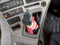 UD TRUCKS Quon Trailer Head QPG-GK5XAB 2015 477,095km_31