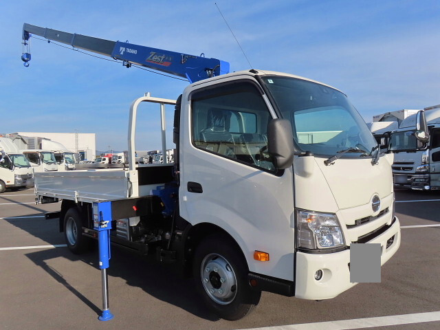 Dutro Truck (With 4 Steps Of Cranes)_1