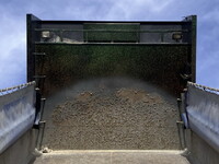 UD TRUCKS Quon Dump 2PG-CW5BL 2018 -_17