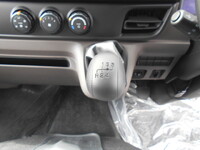 MITSUBISHI FUSO Canter Double Cab 2RG-FBA20 2025 281km_31