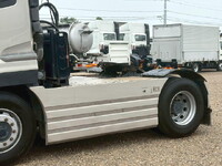 UD TRUCKS Quon Trailer Head QPG-GK5XAB 2016 586,000km_3