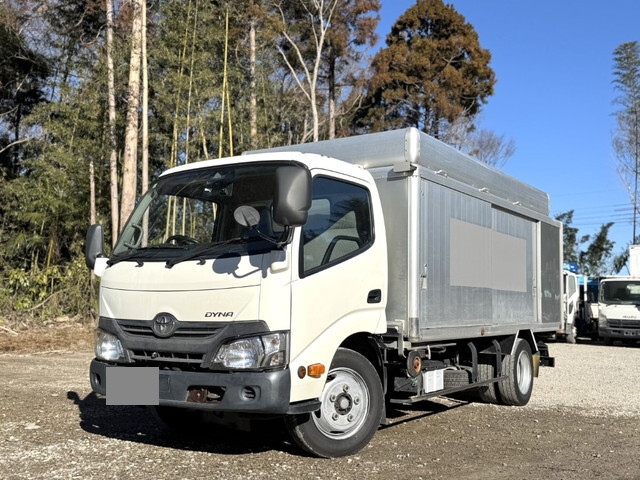 TOYOTA Toyoace Bottle Van TPG-XZU655 2018 110,367km_1