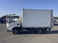 HINO Dutro Panel Van TPG-XZU655M 2018 142,037km_5