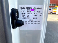 ISUZU Elf Aluminum Van TRG-NMR85AN 2015 289,069km_40