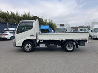 HINO Dutro Flat Body 2RG-XZC605M 2023 36,000km_5